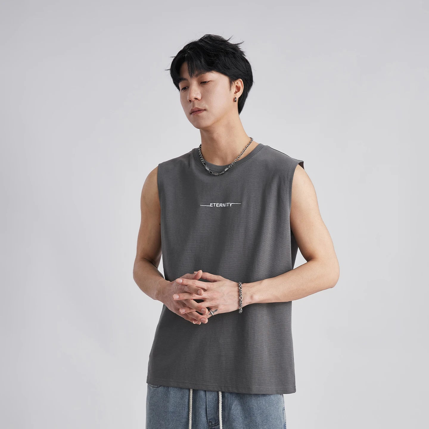 Camiseta sin mangas minimalista