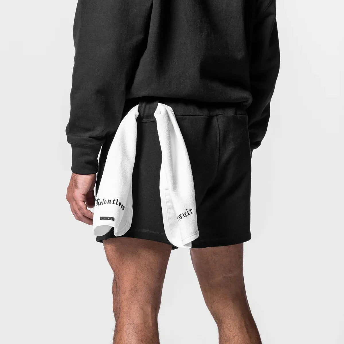 Pantalones cortos para hombre con logo bordado.