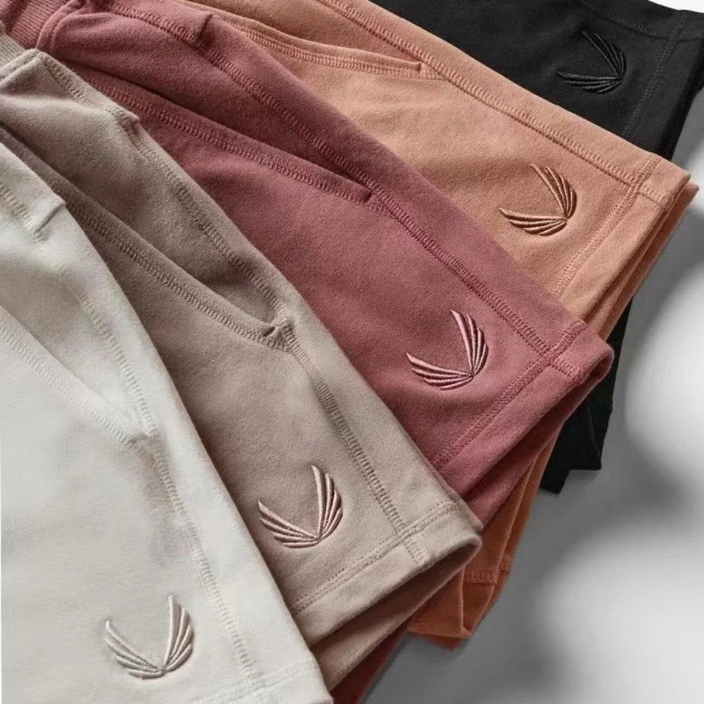 Pantalones cortos para hombre con logo bordado.