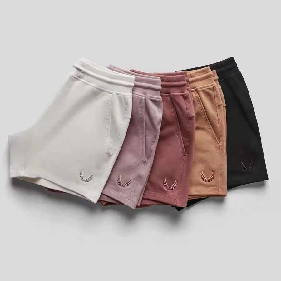 Pantalones cortos para hombre con logo bordado.